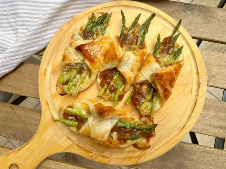 hojaldres de queso, hojaldres de espárragos, recetas picoteo, recetas meriendas, recetas aperitivos
