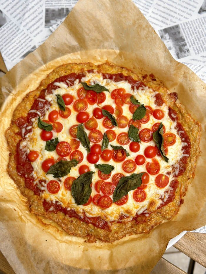 pizza proteica con base de pollo