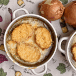 Sopa de cebolla francesa, platos de cuchara, recetas francesas